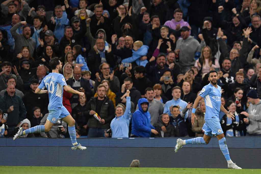 Namun, harapan Liverpool untuk tetap di puncak klasemen pupus ketika City merajalela pada babak kedua. Mereka tampil sebagai tim yang pantas menjadi juara liga dengan memecahkan kebuntuan lewat Riyad Mahrez pada menit ke-53.