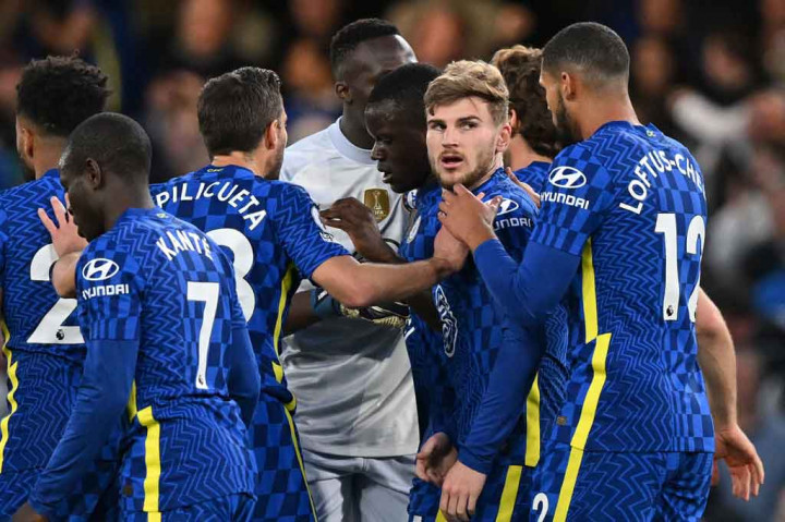 Tuan rumah langsung merespons dan menyamakan kedudukan empat menit berselang lewat tembakan Timo Werner.