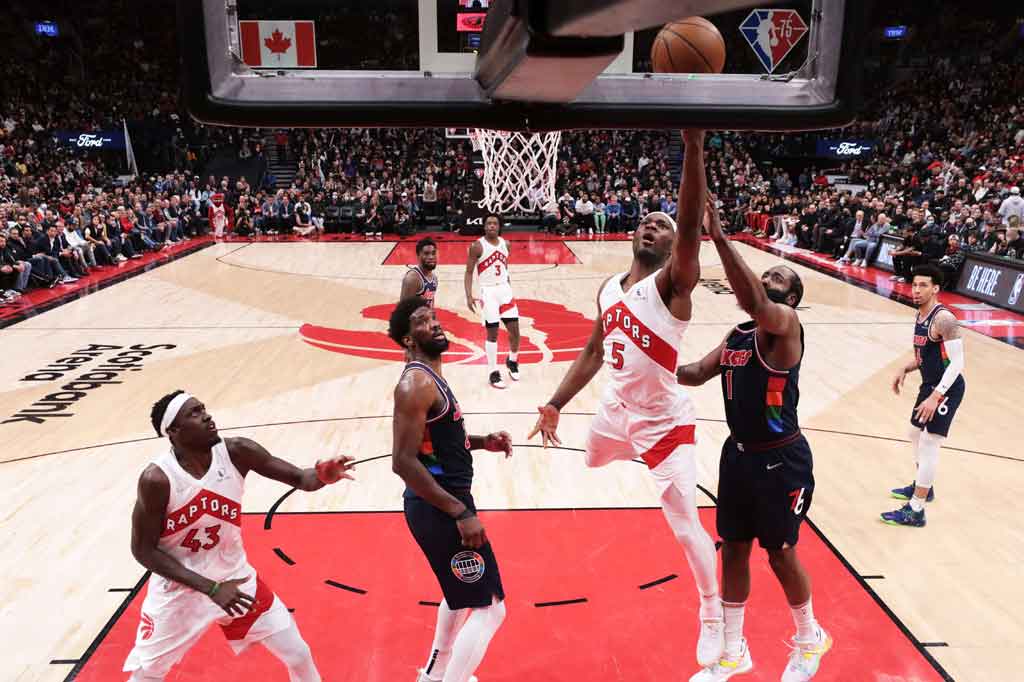OG Anunoby mencetak 26 poin untuk Toronto, Gary Trent Jr. menambahkan 24 poin, Precious Achiuwa mengumpulkan 20 poin dan Fred VanVleet dan Pascal Siakam masing-masing mencetak 12 poin. VanVleet juga memberikan sembilan assist.
