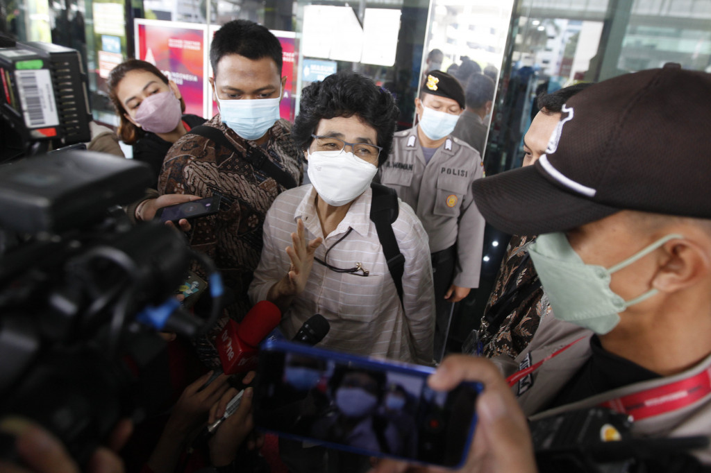 Lili Pintauli dilaporkan ke Dewas KPK karena diduga menerima sejumlah fasilitas untuk menonton ajang MotoGP Mandalika, Lombok dari sebuah perusahaan BUMN.