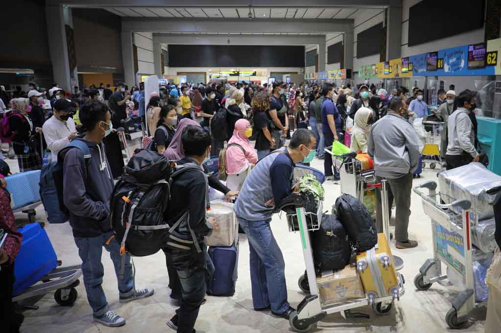 Kementerian Perhubungan (Kemenhub) memprediksi jumlah pemudik yang menggunakan pesawat pada musim mudik Lebaran 2022 ini berkisar di angka sembilan juta.
