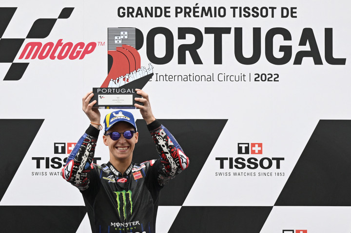 Rider Yamaha Fabio Quartararo tampil sebagai pemenang MotoGP Portugal 2022.