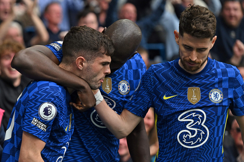 Chelsea menang tipis 1-0 atas 10 pemain West Ham United pada pekan ke-34 Liga Inggris 2021-2022, di Stadion Stamford Bridge, London, Minggu, 24 April 2022, malam WIB.