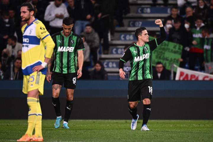 Sassuolo unggul terlebih dahulu lewat gol Giacomo Raspadori (38').