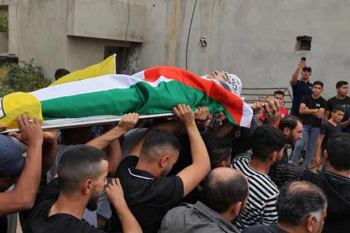 Ahmed Oweidat meninggal saat pasukan Israel menyerbu sebuah kamp pengungsi di Tepi Barat yang diduduki, yang mereka sebut sebagai operasi kontra-terorisme yang memicu kerusuhan dan kekerasan.