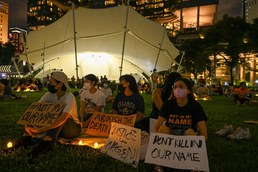 Pada Senin, 25 April 2022, ratusan warga Singapura berunjuk rasa menentang rencana eksekusi Dharmalingam. Mereka berkumpul di Taman Hong Lim dengan menyalakan lilin dan membawa berbagai poster untuk memprotes hukuman mati tersebut.