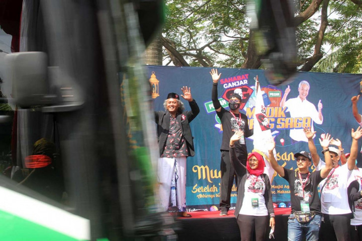 Sebanyak 1.580 peserta mengikuti mudik gratis yang diadakan relawan Sahabat Ganjar ke sejumlah kota di Pulau Jawa.