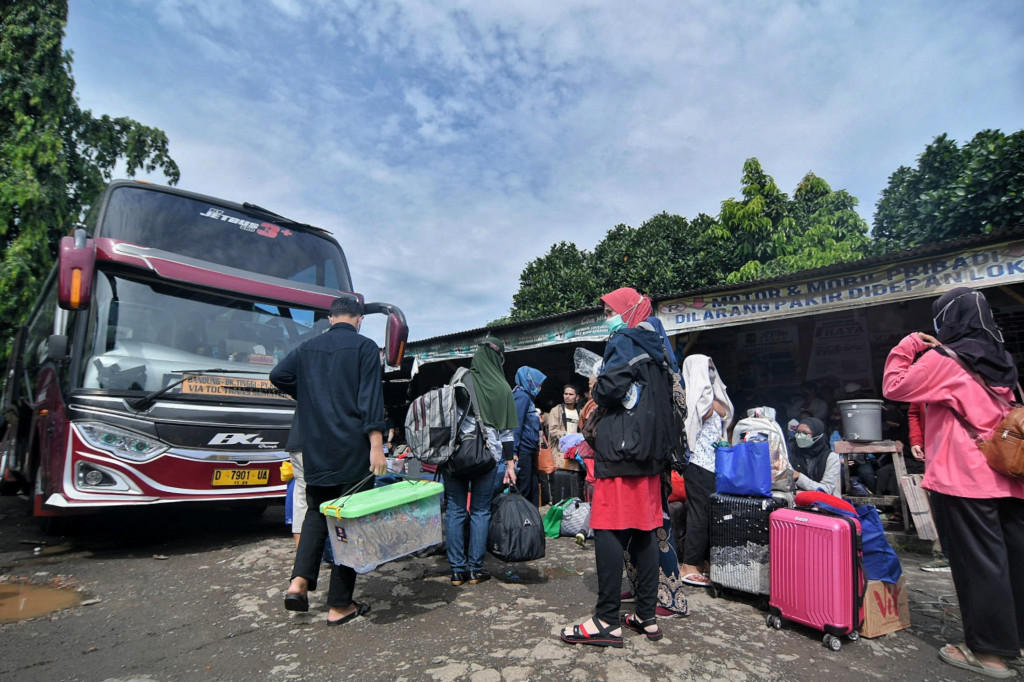 Jumlah penumpang juga sudah meningkat hingga tiga kali lipat dari hari biasa.