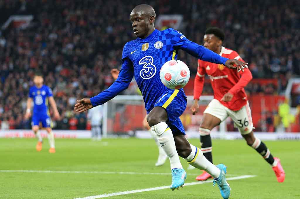 Di babak pertama, Chelsea praktis mendominasi MU. Mereka berhasil mencatatkan 11 percobaan, dengan lima yang tepat sasaran. Namun, belum ada yang bisa diubah menjadi gol. Babak pertama berakhir dengan skor 0-0.  