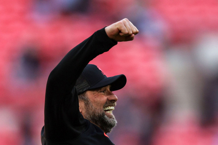 The Reds mengonfirmasi hal itu lewat pernyataan resmi pada Kamis, 28 April 2022 waktu setempat, yang juga menyebutkan kontrak asisten manajer Pep Lijnders dan Peter Krawietz juga diperpanjang di klub Liga Premier itu.