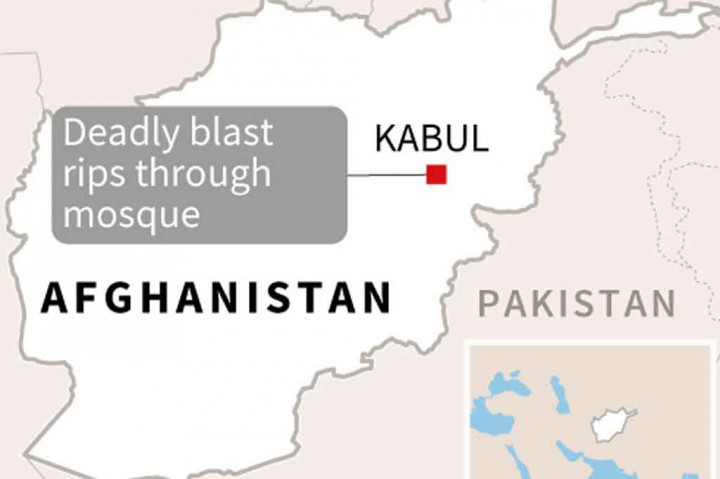 Puluhan warga sipil meninggal dalam serangan terutama sektarian - beberapa diklaim oleh kelompok Negara Islam - menargetkan anggota komunitas Muslim Syiah dan Sufi.