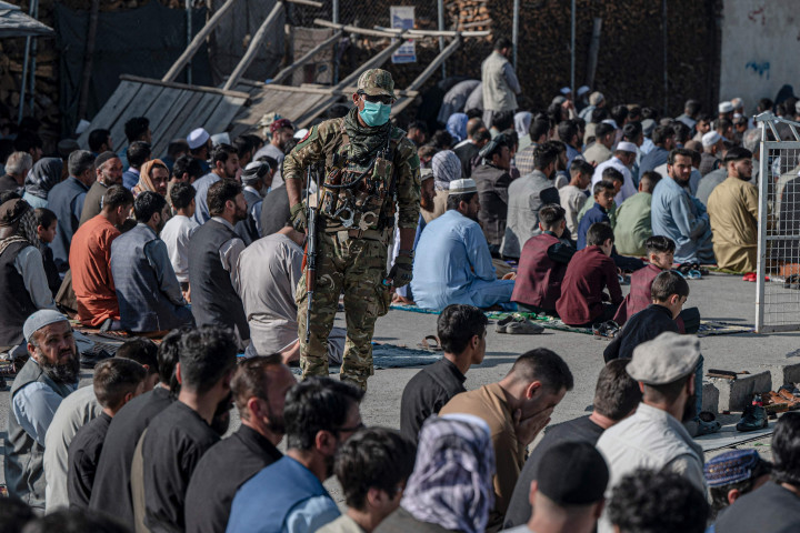 Pelaksanaan salat Idul Fitri berlangsung dengan pengamanan ketat dari pasukan Taliban.