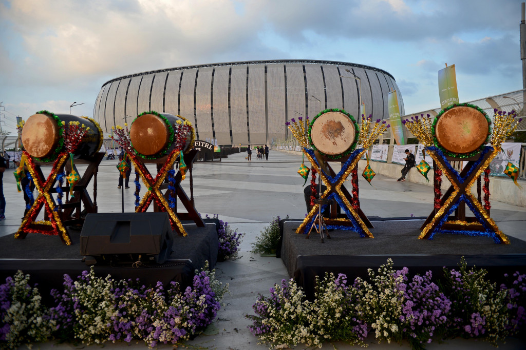 Kepala Bagian Mental Spiritual Biro Dikmental DKI Jakarta Aceng Zaini menyatakan Gubernur DKI Jakarta Anies Baswedan akan melaksanakan Sholat Idul Fitri di Jakarta International Stadium (JIS), Tanjung Priok, Jakarta Utara. JIS dapat menampung 8.000 jemaah.