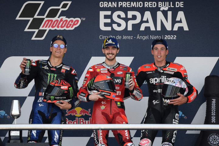 Pembalap Monster Energy Yamaha, Fabio Quartararo, menempati posisi kedua dengan selisih 0,285 detik. Kemudian pembalap Aprilia, Aleix Espargaro, melengkapi podium di posisi tiga.