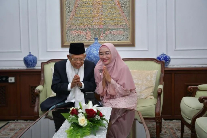 Silaturahmi tersebut dilakukan melalui panggilan video. Dalam kesempatan itu, kedua keluarga tersebut saling bertegur sapa dan bermaaf-memaafan.