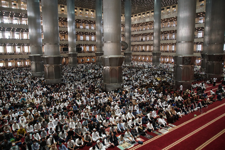 Masjid Istiqlal kembali dibuka bagi masyarakat untuk menggelar Salat Idulfitri 1443 Hijriah setelah dalam dua tahun terakhir tak menggelar shalat id berjamaah imbas pandemi covid-19.