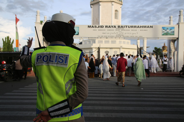Pantauan Medcom.id di lokasi MRB tim gabungan yang terdiri dari TNI-Polri serta WH dan Satpol-PP melakukan pengamanan. Dan untuk area shaf jemaah wanita tampak personel gabungan dari polwan maupun kowad melakukan pengamanan.