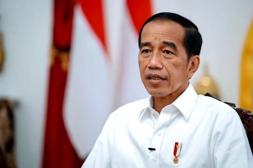 Presiden Joko Widodo mengimbau masyarakat yang melakukan perjalanan mudik dengan menggunakan kendaraan pribadi pada momen Idulfitri tahun ini untuk kembali lebih awal atau kembali setelah puncak arus balik.