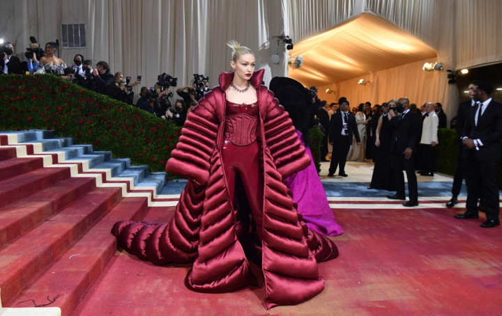 Met Gala 2022 resmi diselenggarakan setelah diundur karena Covid-19. Acara ini berlangsung di The Metropolitan Museum of Art, New York City, Amerika Serikat, Senin, 2 Mei 2022, waktu setempat.