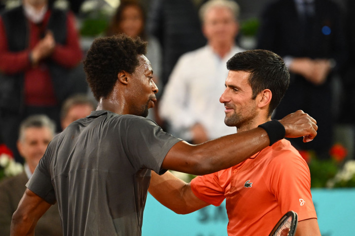 Djokovic memulai usahanya untuk meraih gelar keempat Madrid Open dengan kemenangan 6-3 dan 6-2 atas Gael Monfils, Selasa, 3 Mei 2022 waktu setempat, sekaligus menambah rekor tak terkalahkannya menjadi 18-0 atas petenis Prancis itu.