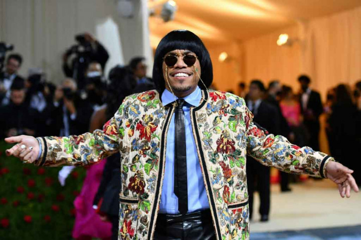 Sejumlah warganet menyebut penampilan Anderson Paak mirip dengan sosok pesulap Pak Tarno. Foto-foto penampilan Anderson pun menyebar di dunia maya, termasuk saat dia berfoto bersama Johnny dari grup idola K-pop NCT. Tagar Pak Tarno pun menjadi trending di Twitter.