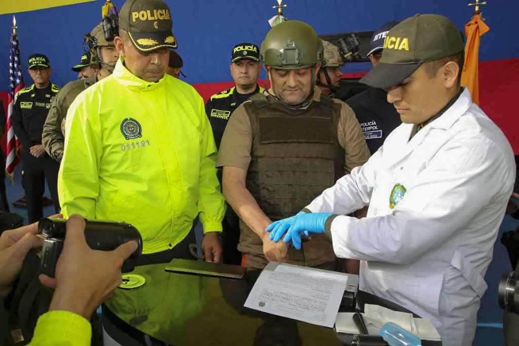 Salah satu bandar narkoba paling terkenal di Kolombia diekstradisi ke Amerika Serikat, Rabu, 4 Mei 2022 waktu setempat, untuk menghadapi tuduhan perdagangan narkoba.