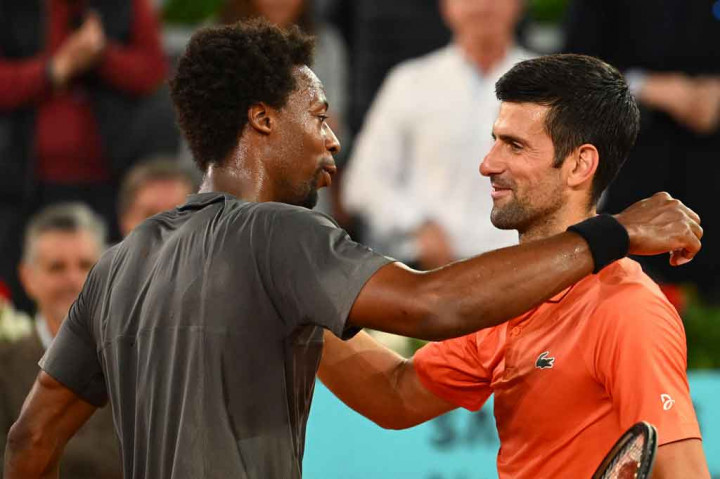 Petenis nomor satu dunia Novak Djokovic memulai usahanya untuk meraih gelar keempat Madrid Open dengan kemenangan 6-3 dan 6-2 atas Gael Monfils di babak kedua, Selasa, 3 Mei 2022 waktu setempat, sekaligus menambah rekor tak terkalahkannya menjadi 18-0 atas petenis Prancis itu.