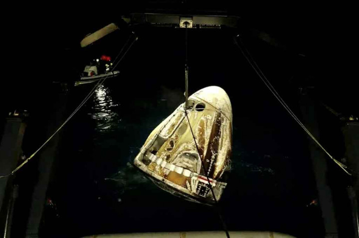 Selama misi mereka, Crew-3 melakukan ratusan eksperimen ilmiah, termasuk menanam cabai di luar angkasa untuk menambah pengetahuan tentang budidaya tanaman dalam misi jangka panjang, mengeksplorasi bagaimana beton mengeras di luar angkasa, dan pemantauan Bumi.