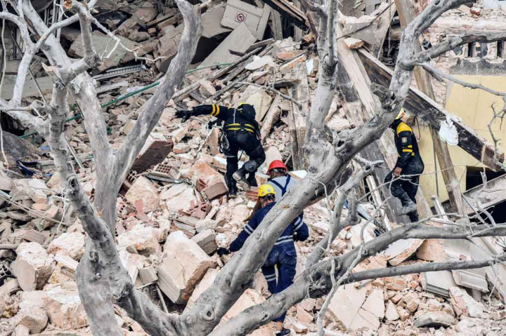 Pemandangan Hotel Saratoga setelah ledakan dahsyat di Havana, pada Jumat, 6 Mei 2022 waktu setempat.