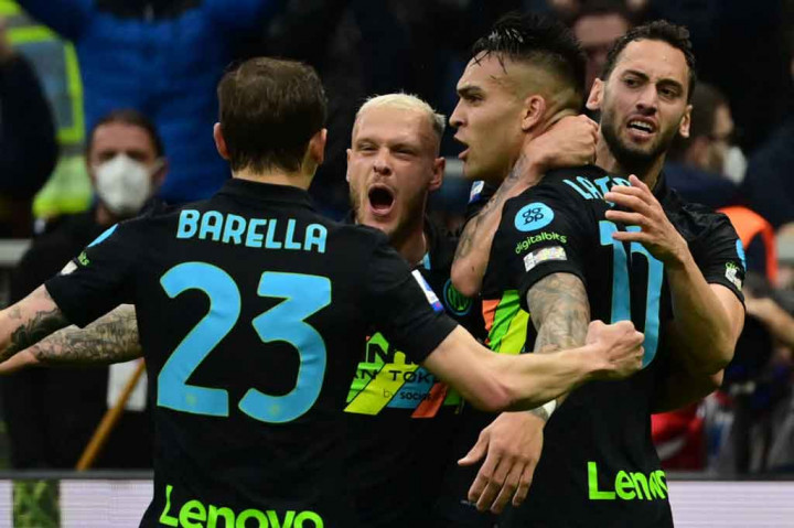 Kapten Nerrazzurri, Lautaro Martinez mencetak gol penyama kedudukan tepat sebelum peluit babak pertama berbunyi.