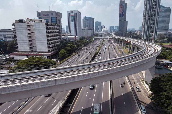 Corporate Communication and Community Development Group Head Jasa Marga Dwimawan Heru mengatakan, angka tersebut merupakan kumulatif arus lalu lintas (lalin) dari Gerbang Tol (GT) Barrier/Utama, yaitu GT Cikupa (arah Merak), GT Ciawi (arah Puncak), dan GT Cikampek Utama dan GT Kalihurip Utama (arah Trans Jawa dan Bandung).