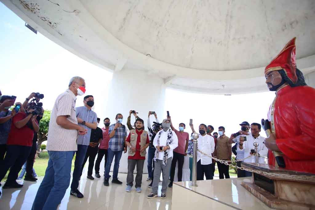 Ganjar menyatakan bahwa Sultan Hasanuddin yang merupakan Raja Gowa ke-16 sangat menarik karena menjadi pemimpin pada usia yang masih sangat muda dan memiliki jiwa patriotisme yang sangat tinggi sehingga ditakuti oleh Belanda.