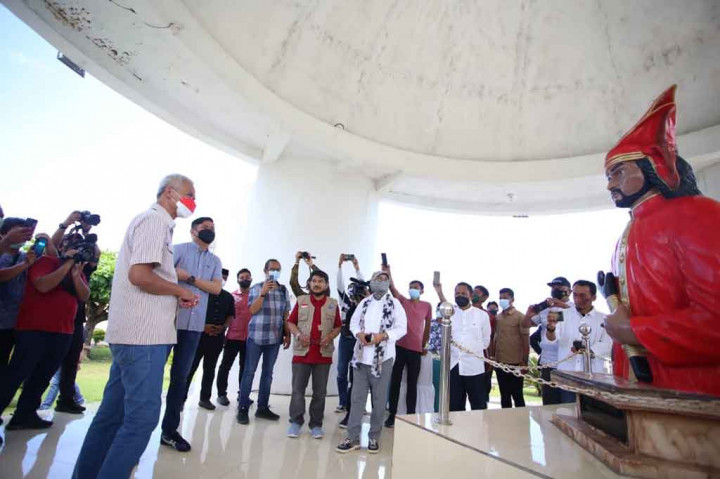 Ganjar menyatakan bahwa Sultan Hasanuddin yang merupakan Raja Gowa ke-16 sangat menarik karena menjadi pemimpin pada usia yang masih sangat muda dan memiliki jiwa patriotisme yang sangat tinggi sehingga ditakuti oleh Belanda.