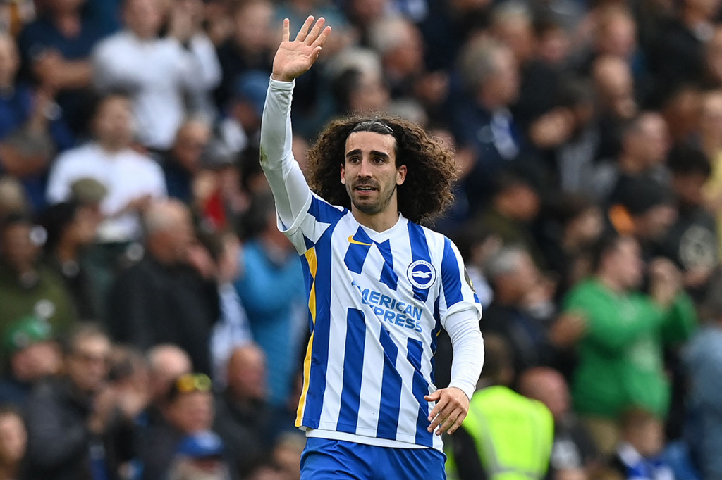 Di babak kedua, MU malah kembali kebobolan. Brighton bisa menambah tiga gol lagi, masing-masing lewat Marc Cucurella, Pascal Gross, serta Leandro Trossard.