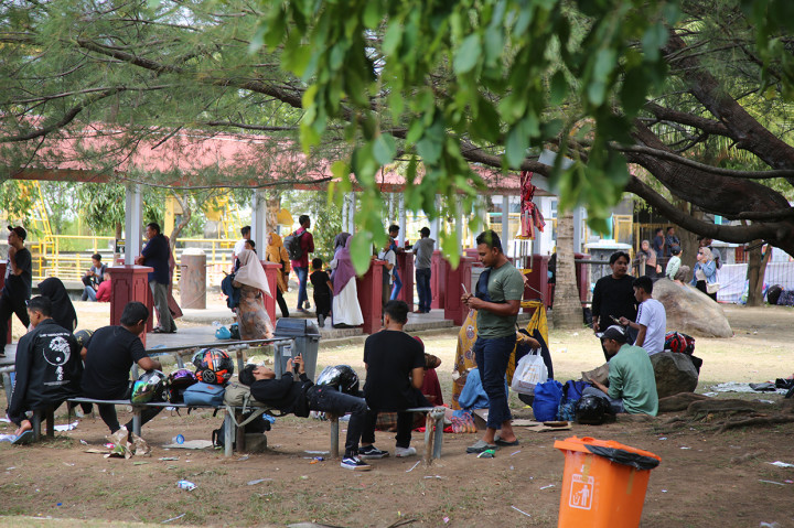 Lonjakan yang cukup tinggi tersebut perlu antisipasi dari Pemerintah maupun stakeholder terkait agar semua wisatawan terlayani dengan baik.