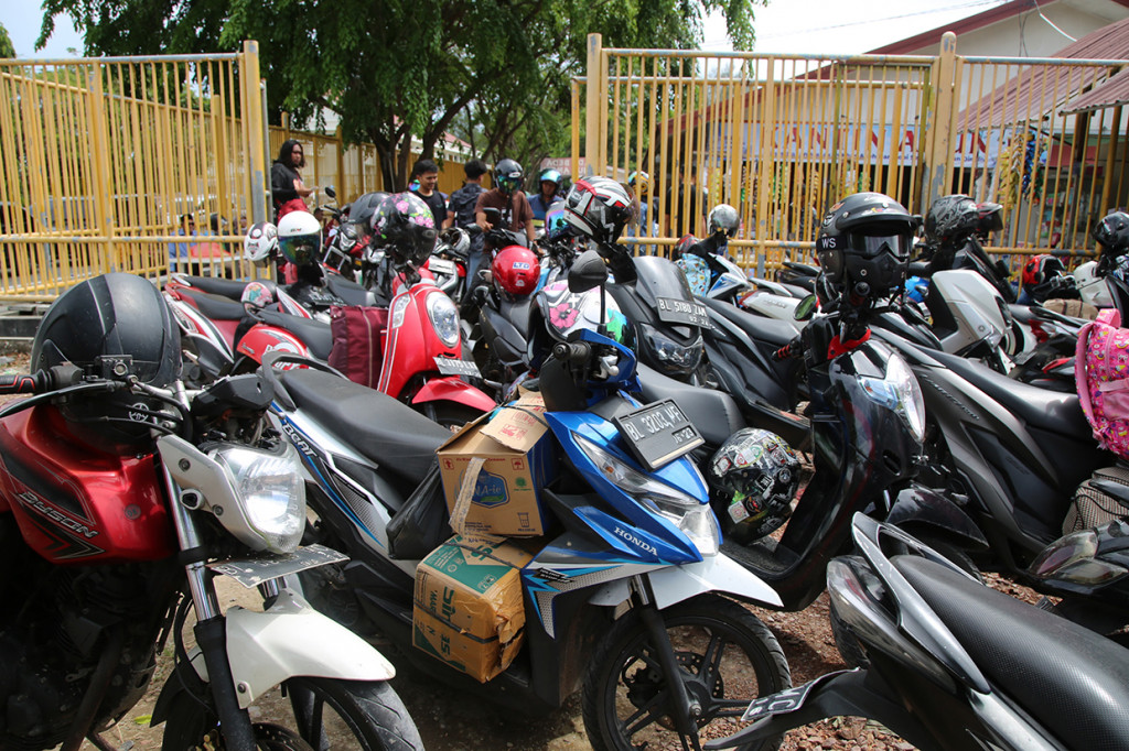 Angka tersebut cukup fantastis melampaui jumlah yang diprediksi sebelumnya. 