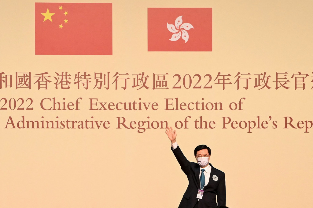 Hong Kong telah memilih John Lee sebagai pemimpin baru, pada Minggu, 8 Mei 2022. Lee (64), akan menggantikan Carrie Lam dan resmi menjabat Kepala Eksekutif Hong Kong mulai 1 Juli 2022.