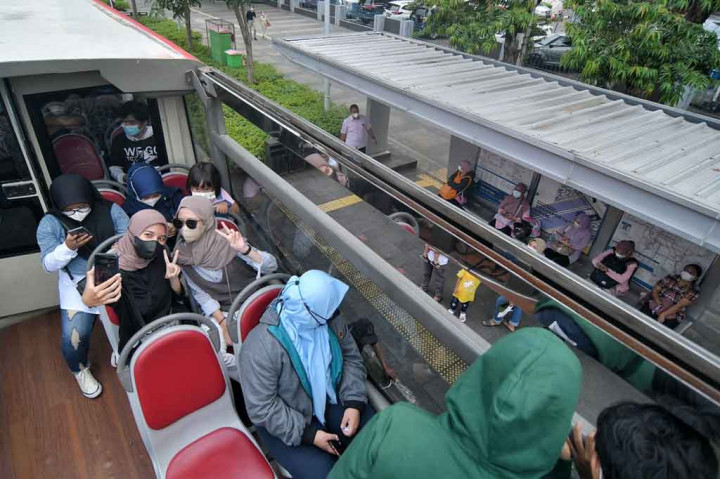 TransJakarta menyediakan sebanyak delapan unit bus wisata gratis dengan kapasitas maksimal hingga 80 penumpang. Bus wisata gratis tersebut juga memiliki desain ramah untuk penyandang disabilitas yang menggunakan kursi roda.