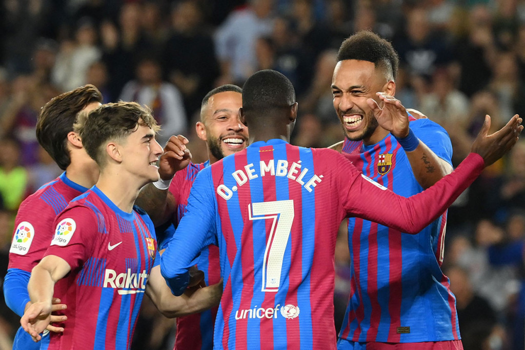 Pierre-Emerick Aubameyang menggandakan keunggulan menjadi 2-0 pada menit ke-41 usai menyambar bola rebound sepakan Depay di kotak penalti. Skor 2-0 bertahan hingga jeda.
