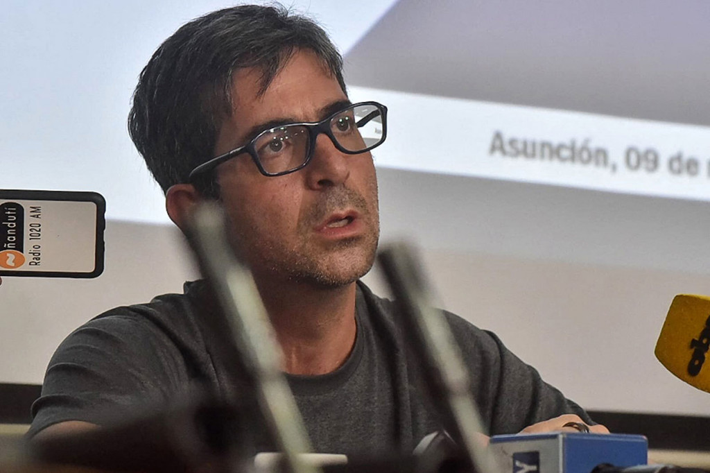 Pecci, 45, dikenal karena pekerjaannya dalam kasus anti pencucian uang dan anti-narkoba, penyelidikan pembunuhan putri seorang gubernur regional tahun lalu, dan kasus terhadap pemain sepak bola Brasil Ronaldinho, yang ditangkap saat mencoba memasuki Paraguay dengan paspor Paraguay palsu pada 2020.