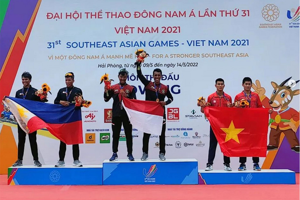 Cabang olahraga dayung menyambet dua medali emas bagi Indonesia pada SEA Games 2021 Vietnam, di Hai Phong Canoeing and Rowing Training Center, Vietnam, Rabu, 11 Mei 2022.