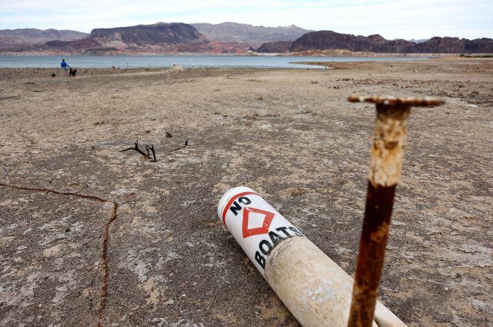 Kekeringan panjang yang melanda bagian barat Amerika telah menguras Danau Mead dekat Boulder City, negaran bagian Nevada.
