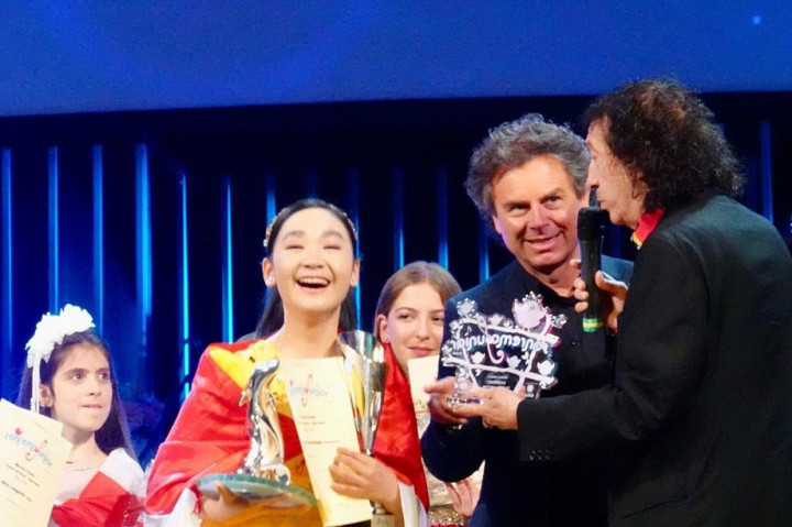 Penyanyi remaja asal Indonesia Jane Callista terus mengukir prestasi di dunia musik tak hanya di tingkat nasional tetapi hingga tingkat dunia. 