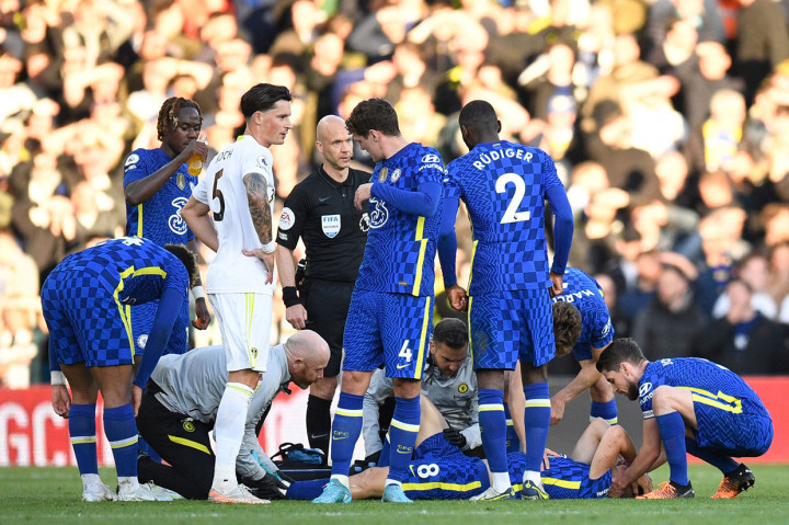 Akibat pelanggaran tersebut Kovacic sampai mengalami cedera serius dan digantikan oleh Ruben Loftus-Cheek.