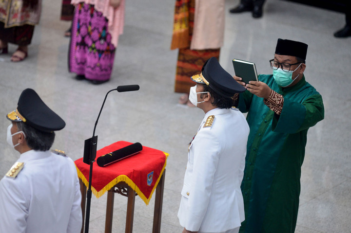 Menteri Dalam Negeri Tito Karnavian melantik lima penjabat gubernur untuk menggantikan kepala daerah yang masa jabatannya habis, Kamis, 12 Mei 2022.