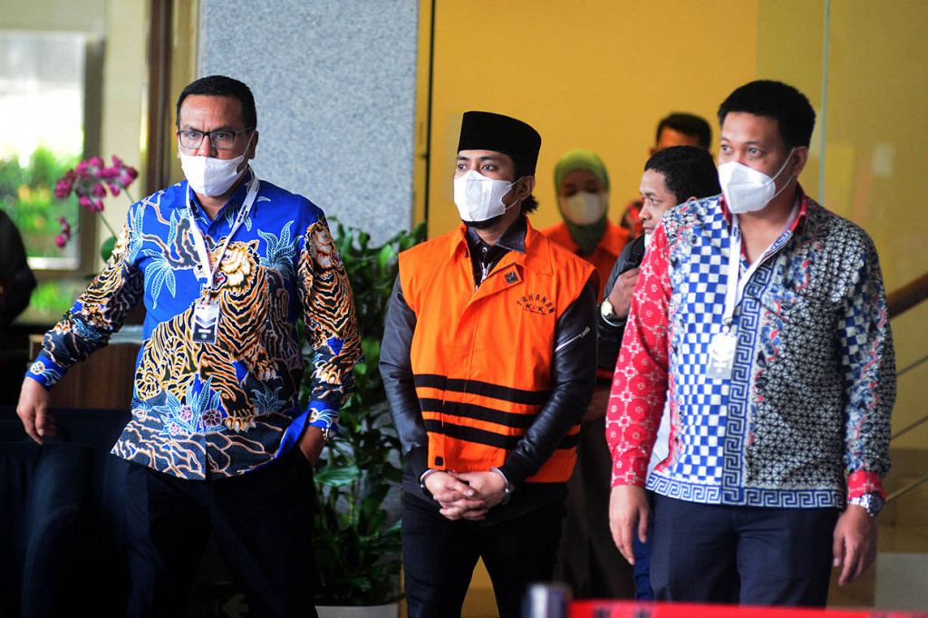 Berkas kedua tersangka terkait kasus dugaan korupsi kegiatan pekerjaan pengadaan barang dan jasa serta perizinan di Kabupaten Penajam Paser Utara (PPU) pada 2021-2022 dinyatakan lengkap (P21) dan segera dilimpahkan ke pengadilan.