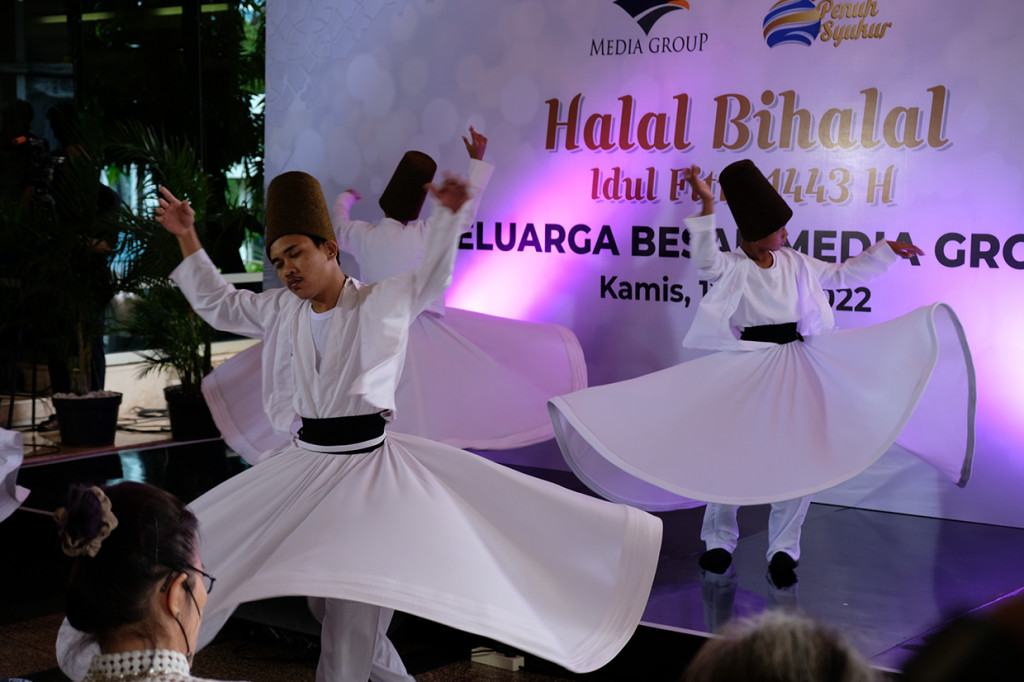 Acara halalbihalal diselenggarakan di halaman depan lobi Grand Metro TV pada Kamis, 12 Mei 2022.