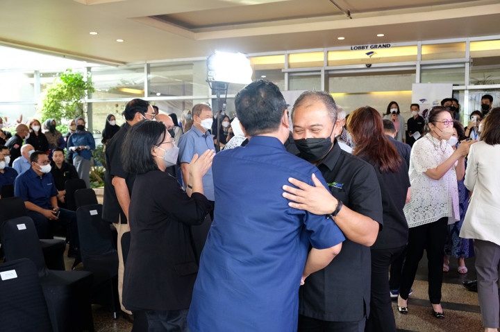 Usai hari raya Idul Fitri 1443 H Media Group menyelenggarakan halalbihalal bagi seluruh karyawan, tidak terkecuali bagi seluruh jajaran pimpinan perusahaan.