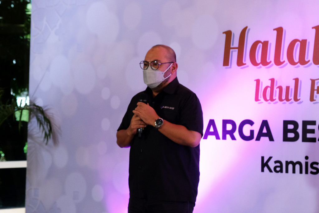 Dalam sambutannya, Mohammad Mirdal Akib mengungkapkan Idul Fitri 1443 H tahun ini memiliki kesan mendalam bagi umat Islam di Tanah Air. Setelah dua tahun merayakan Idul Fitri dalam keterbatasan aktivitas akibat pandemi, tahun ini Idul Fitri kembali dirayakan dengan suasana kebersamaan yang dirindukan.