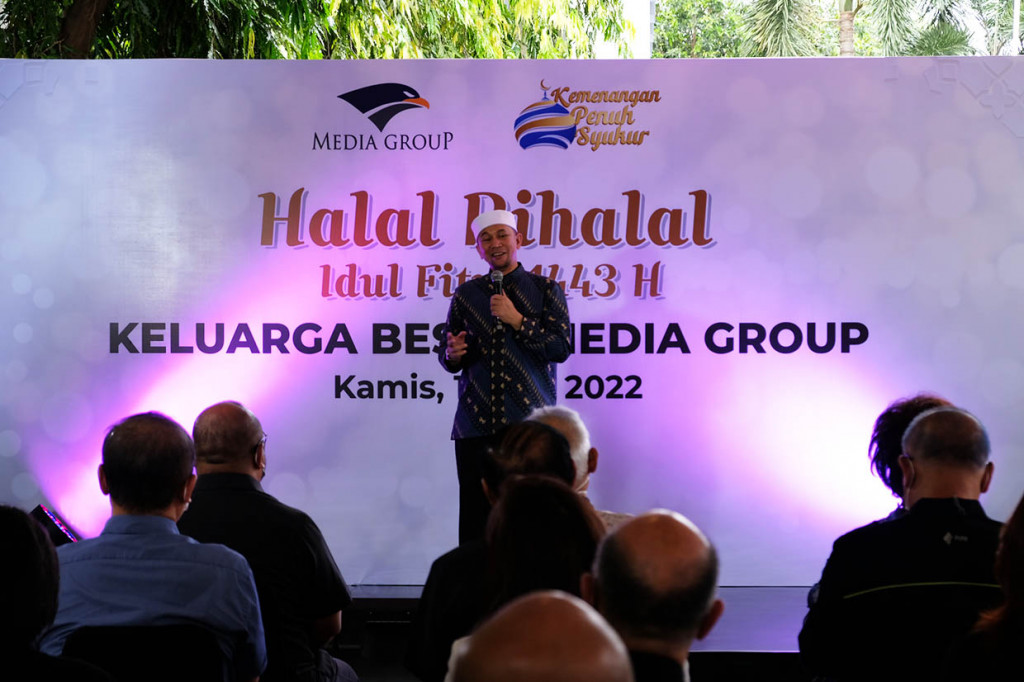 Ustaz Erick Yusuf dalam siraman rohani singkatnya mengingatkan semua umat Islam, khususnya keluarga Media Group, untuk terus berkomitmen menjaga ketekunan beribadah meski Ramadan telah usai. Ini karena sesungguhnya Ramadan merupakan momen untuk membiasakan diri menahan hawa nafsu untuk diaplikasikan di bulan-bulan selanjutnya.